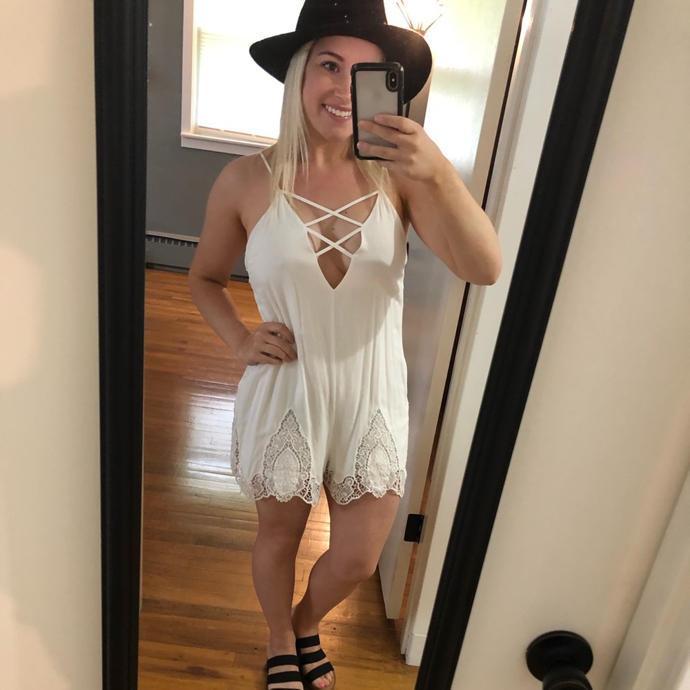 White forever 21 romper
